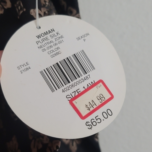 NEW Valerie Stevens 14W 100% Silk Black Floral Medallion Button Up Shirt - Picture 8 of 9